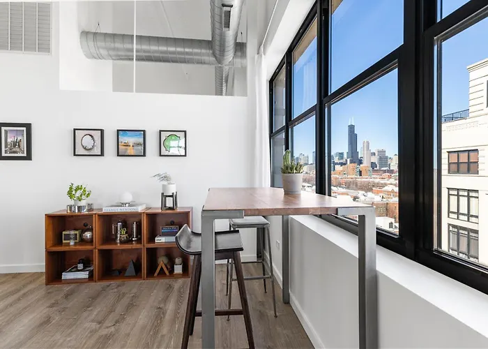 Modern Historic Loft 19ft Ceilings, Gym, Heated Parking, Skyline Views, Balcony Chicago