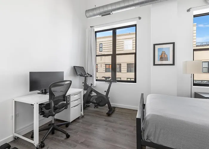 Apartment Modern Historic Loft 19ft Ceilings, Gym, Heated Parking, Skyline Views, Balcony Chicago